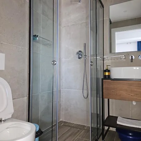 Ardit Seaside アパート *