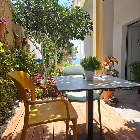Ardit Seaside Apartmán *