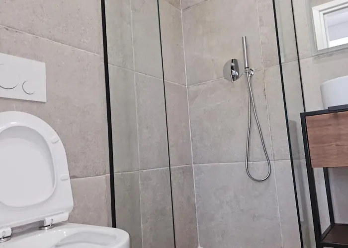 Ardit Seaside Apartment Sarande