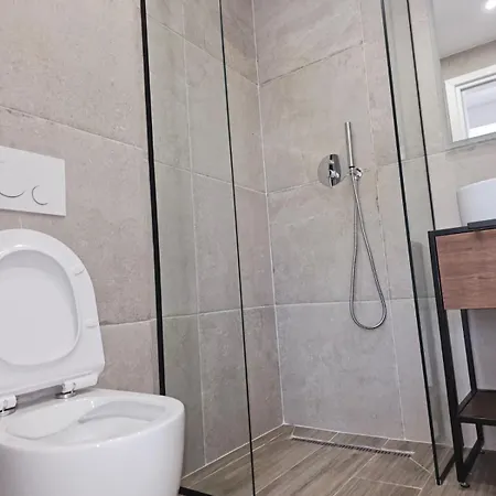 Ardit Seaside Apartment Sarande