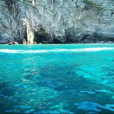 Ardit Seaside Apartment